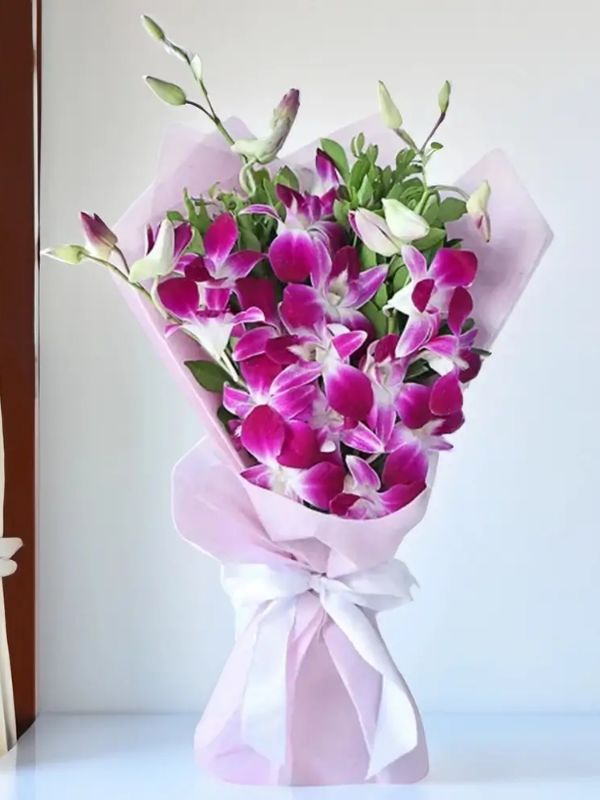 Arapgir Çiçekçi - Vazoda 12 Kırmızı Gül